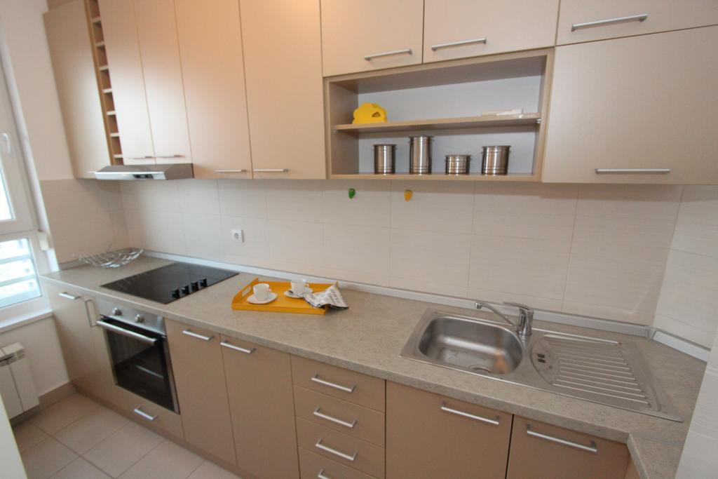 New Belgrade Apartment Neven, Parking 5 Evra Dan ภายนอก รูปภาพ